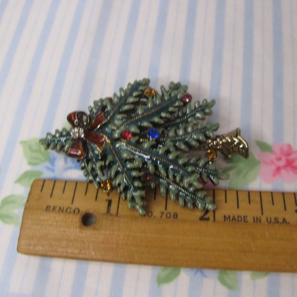 Avon 1st Annual Christmas Tree Brooch 2004 - Picture 6 of 7